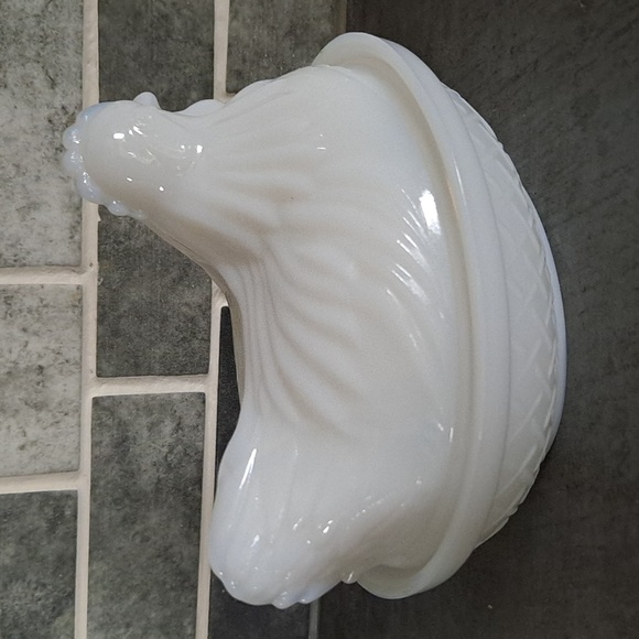 Vintage MCM Hazel Atlas White Milk Glass Covered Dish | Hen on Nest - Picture 2 of 9